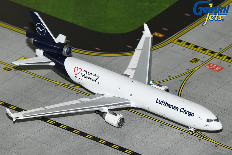 (値下げしました)ルフトハンザカーゴ販促品MD-11F模型 Amazon.com: GeminiJets McDonnell Douglas MD-11F Commercial