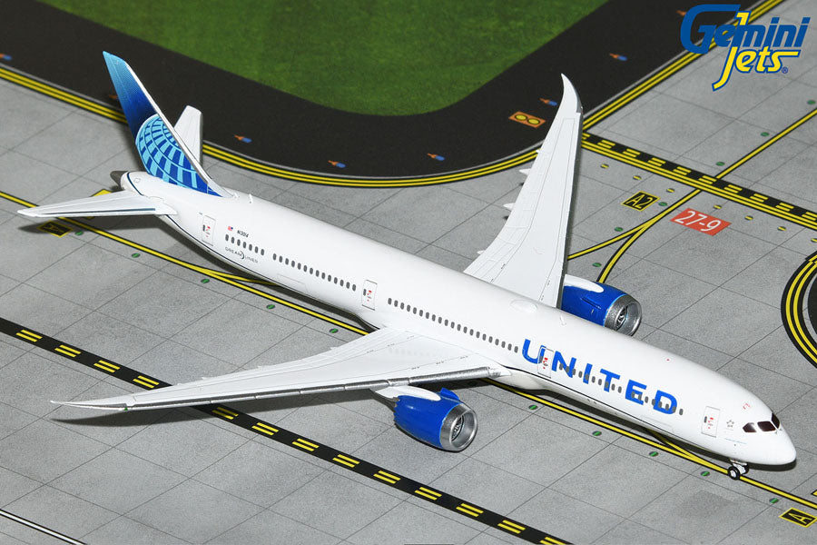 United Airlines B787-10 – Tuskegee Flyer