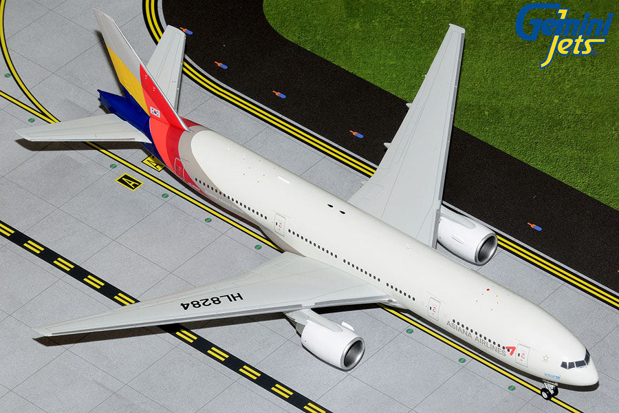 Asiana Airlines B777-200ER (1:200 scale)