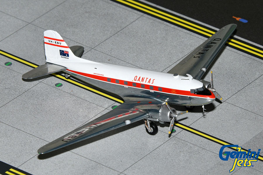 Qantas Airways DC-3 (1:200 scale)