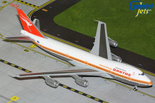Load image into Gallery viewer, Qantas Airways B747-200B(M) &quot;City of Swan Hill&quot; (1:200 scale) (1980s livery)
