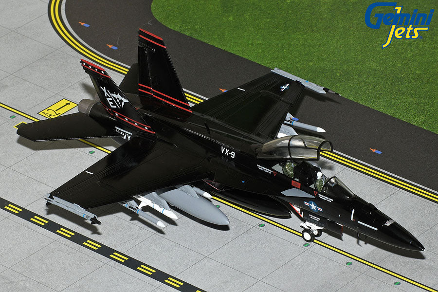 U.S. Navy F/A-18F Super Hornet (1:72 scale) 