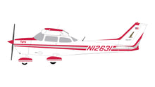 Load image into Gallery viewer, Cessna 172S Skyhawk "Gypsy" (Sporty's edition) (1:72 scale)
