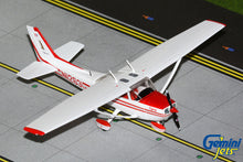 Load image into Gallery viewer, Cessna 172S Skyhawk "Gypsy" (Sporty's edition) (1:72 scale)
