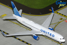 Load image into Gallery viewer, United Airlines B767-300ER
