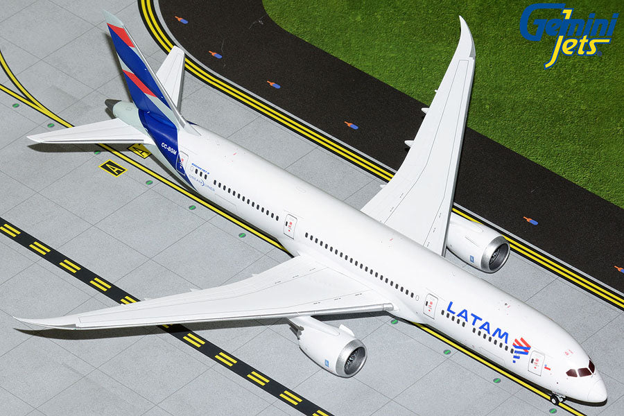 LATAM Airlines B787-9 (1:200 scale)